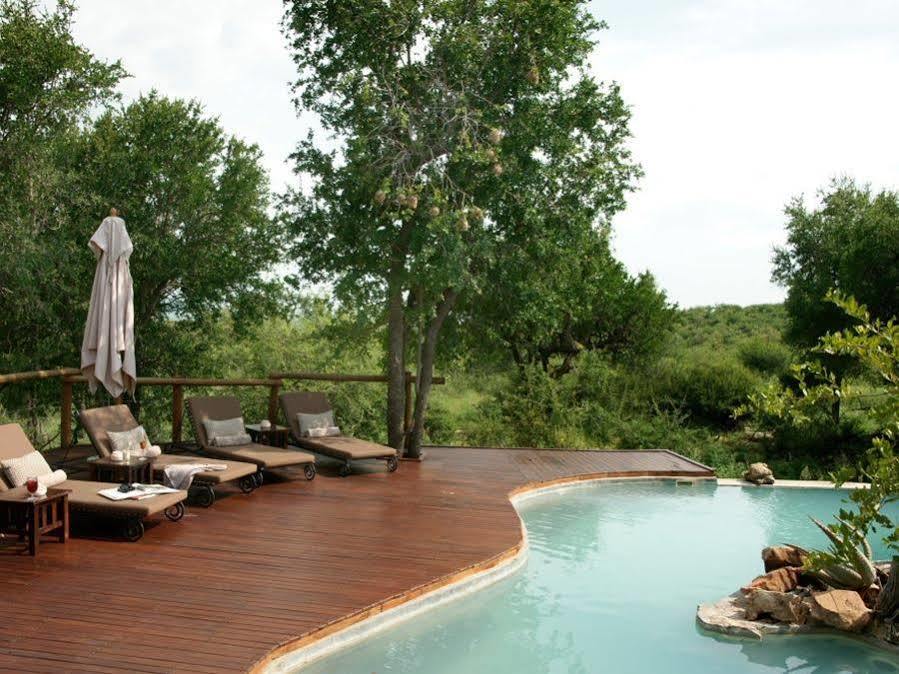 Impodimo Game Lodge Madikwe viltreservat Exteriör bild